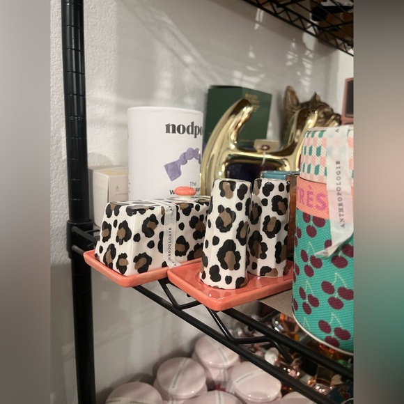 Anthropologie Chintzware Leopard Stoneware Salt & Pepper, NWT - Picture 5 of 5